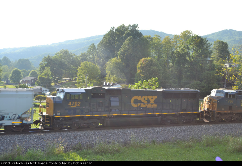 CSX 4702